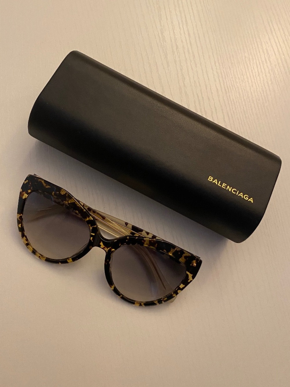 Balenciaga Cat Eye Gradient Tortoise Shell Sunglasses Model BA 4855D